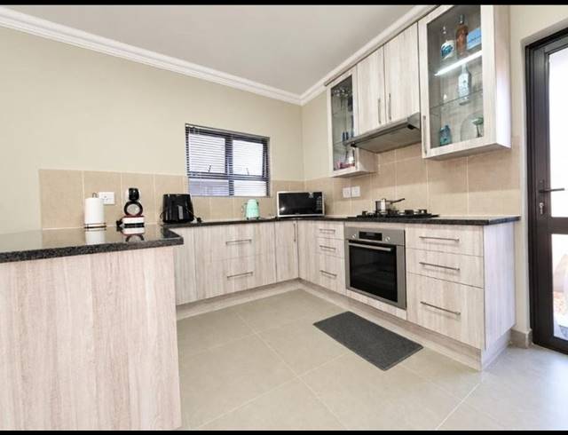 3 BEDROOM TOWNHOUSE FOR SALE IN EYE OF AFRICA